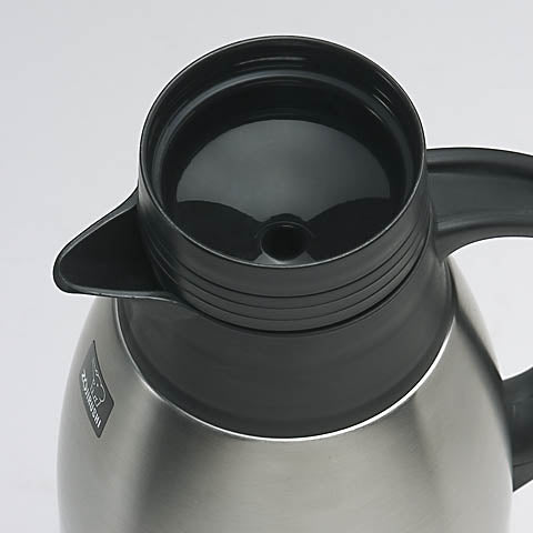 Patented Brew-Thru® lid technology allows coffee to brew directly into the carafe without removing the lid