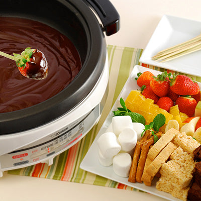 https://shop.zojirushi.com/cdn/shop/files/chocolate_fondue.jpg?v=1646863415&width=3200