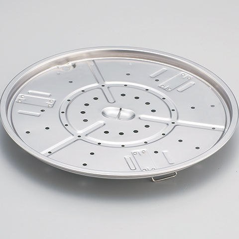 Adjustable steaming plate for easy steaming