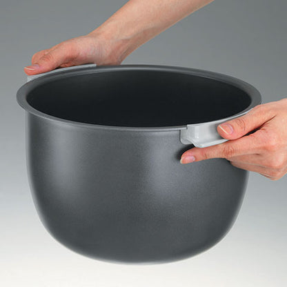 Stay cool side handles allow quick and easy transporting of the inner cooking pan