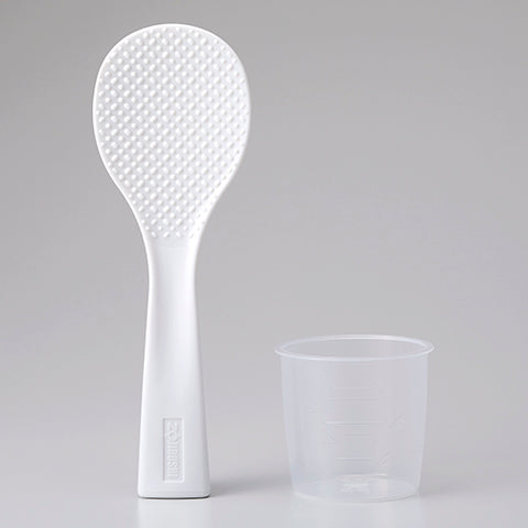 Measuring cup and self-standing spatula accessories
